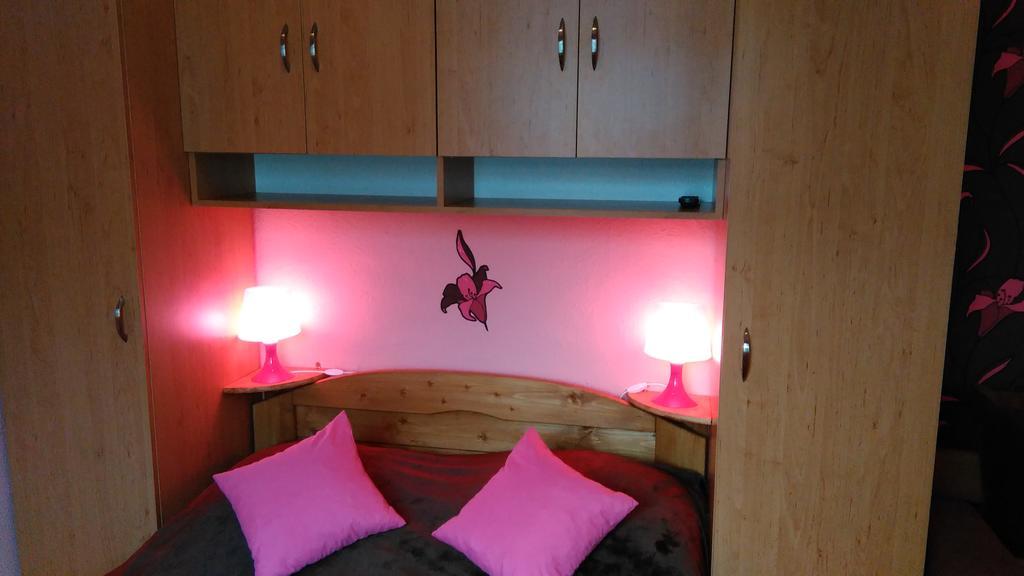 Castello Vendeg Es Apartmanhaz Eger Room photo