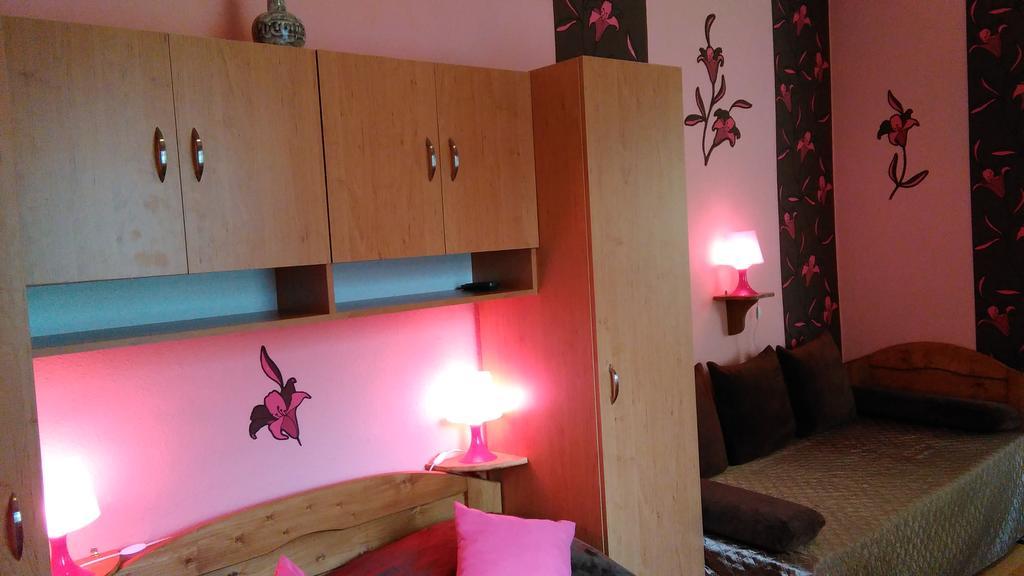 Castello Vendeg Es Apartmanhaz Eger Room photo