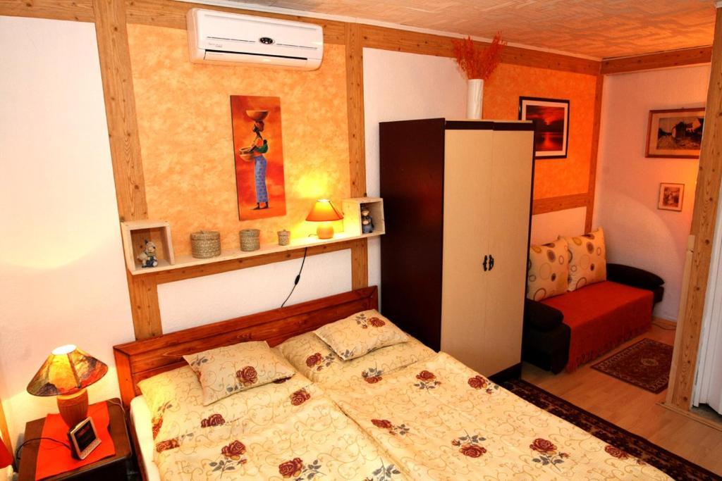 Castello Vendeg Es Apartmanhaz Eger Room photo
